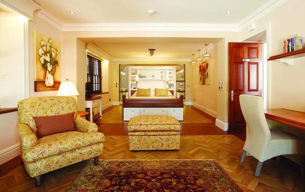 St James Homestead Guesthouse คาล์คเบย์ ภายนอก รูปภาพ